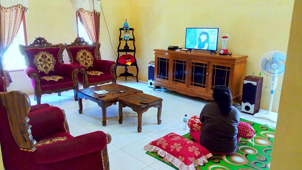 Ragha Homestay Batukaras Esterno foto
