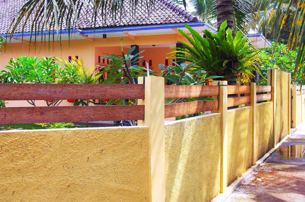 Ragha Homestay Batukaras Esterno foto